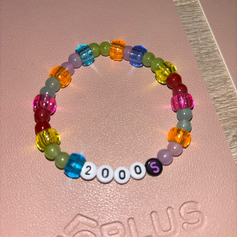 2000s handcrafted bracelet 💜💛💙🩷